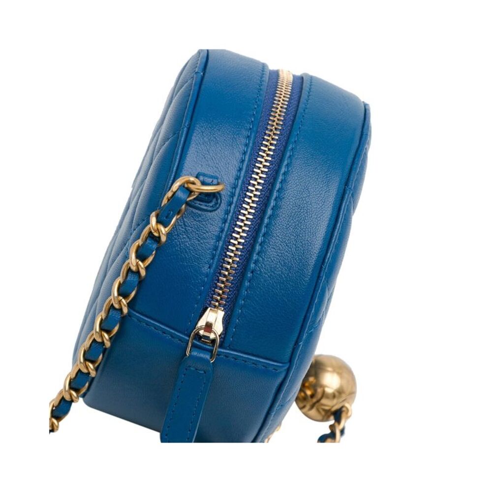 Pre Loved Chanel CC Quilted Lambskin Pearl Crush Round Clutch with Chain - Picture 8 of 8